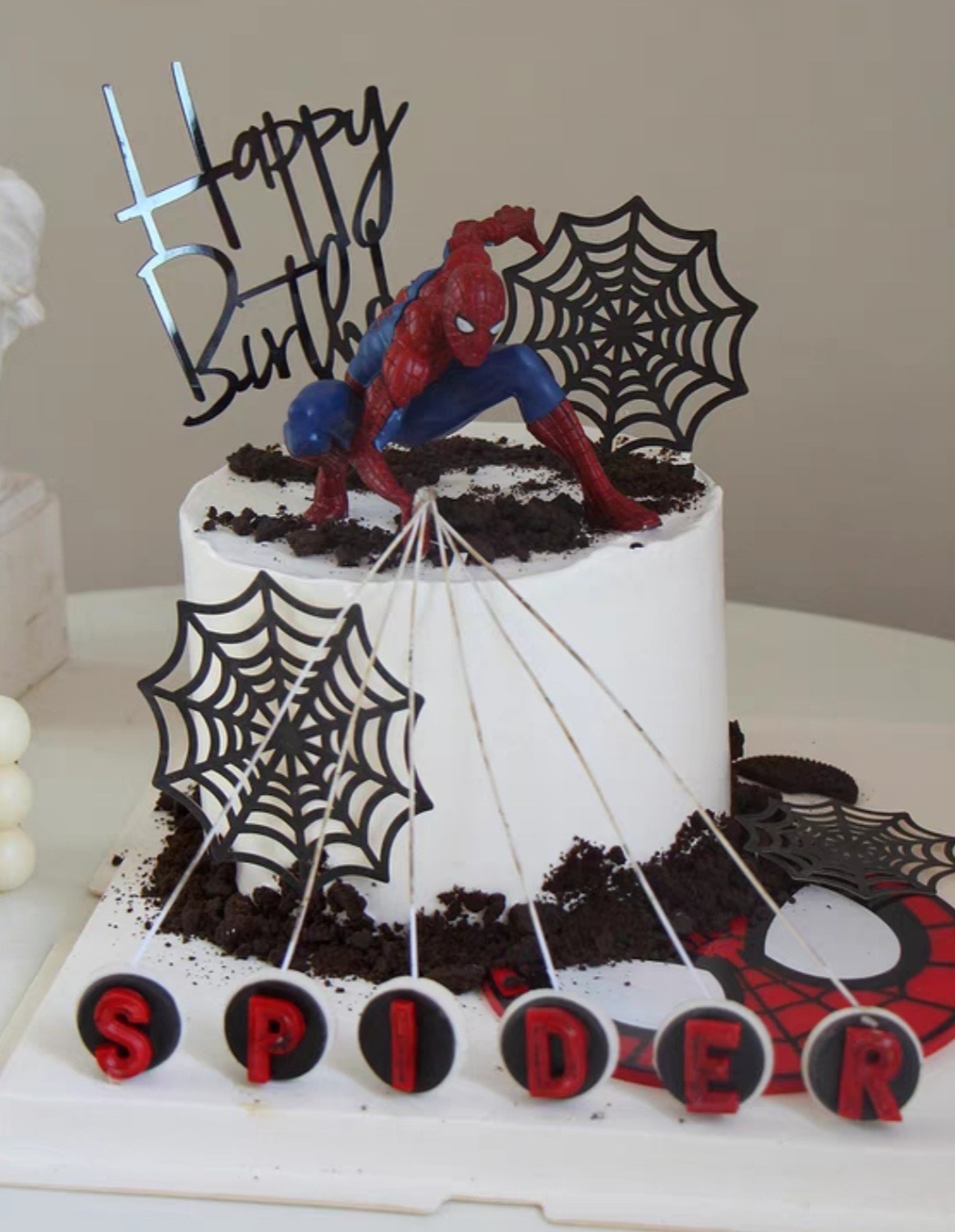 SPIDERMAN EDIBLE ROUND BIRTHDAY CAKE TOPPER
