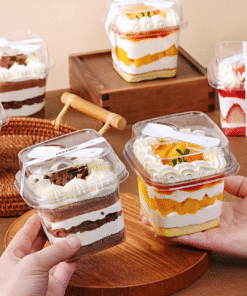 Alternative view of SNAP & SPOON CLEAR CONTAINERS ( 1 PACK = 25 Tubs + 25 Spoons ) Cube